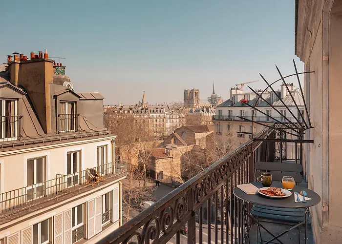 Le Petit Belloy Paris